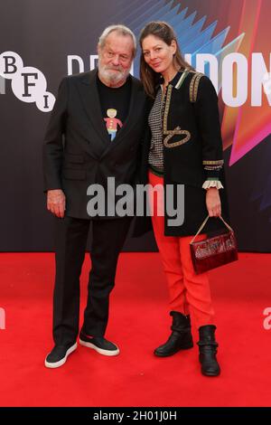 Terry Gilliam e Amy Gilliam, The French Dispatch, 65° BFI London Film Festival, Royal Festival Hall - Southbank Centre, Londra, Regno Unito, 10 ottobre 2021 Foto Stock