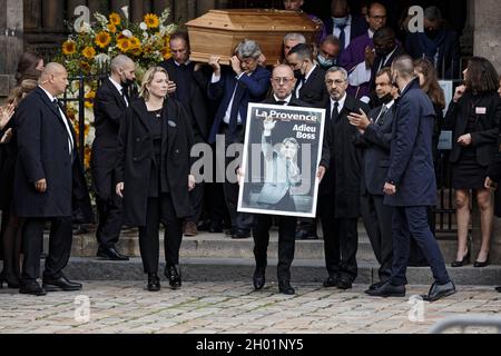 Parigi, Francia. 6 ottobre 2021. Messa funeraria organizzata nella chiesa di Saint-Germain-des-Prés a Parigi in omaggio a Bernard Tapie il 6 ottobre 2021. Foto Stock