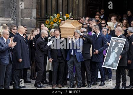 Parigi, Francia. 6 ottobre 2021. Messa funeraria organizzata nella chiesa di Saint-Germain-des-Prés a Parigi in omaggio a Bernard Tapie il 6 ottobre 2021. Foto Stock