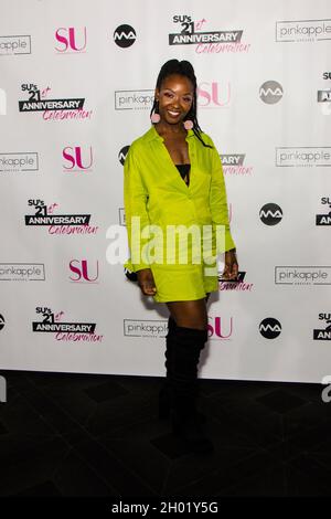 Festeggiamenti del 21° anniversario DELLA RIVISTA SU Red Carpet Fashion all'Avalon Hollywood Foto Stock