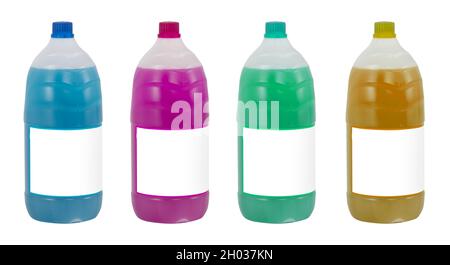 Quattro bottiglie isolate in plastica con liquido in quattro colori diversi Foto Stock