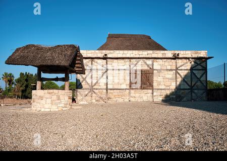 Urla, Izmir, Turchia - Settembre, 2021: Antica casa di civiltà greca e il più antico stabilimento di produzione di olio d'oliva nello Ionio Klazomenai in Ur Foto Stock