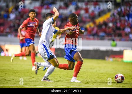 SAN JOSE, Costa Rica: Joel Campbell in azione durante la vittoria del Costa Rica 2-1 su El Salvador nel CONCACACAF FIFA World Cup Qualificanti il prossimo ottobre Foto Stock