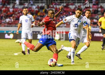 SAN JOSE, Costa Rica: Joel Campbell in azione durante la vittoria del Costa Rica 2-1 su El Salvador nel CONCACACAF FIFA World Cup Qualificanti il prossimo ottobre Foto Stock