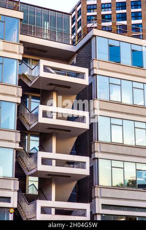 1960 Central House, Whitechapel High Street, Aldgate, Londra, Regno Unito Foto Stock