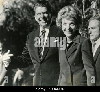 Il presidente DEGLI STATI UNITI Ronald Reagan e la moglie Nancy, anni '80 Foto Stock