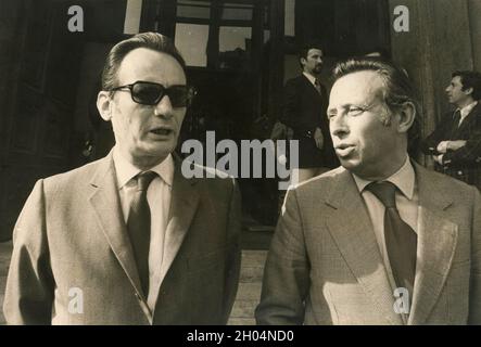I politici italiani Franco Salvi (a sinistra) e Luigi Granelli, anni '70 Foto Stock