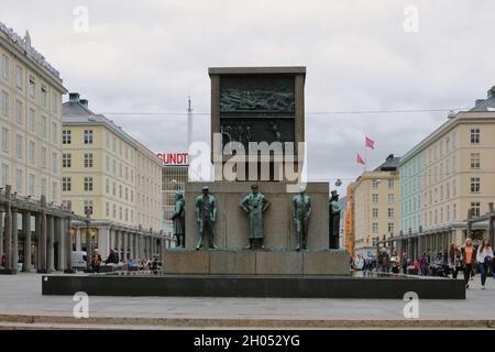 Bergen, Norvegia - 13 giu 2012: SEA Memorial 'strumento ai marinai' Foto Stock