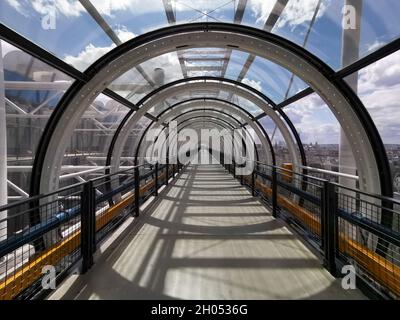 Parigi, Francia, settembre 2021. Sul retro dell'edificio Centre Pompidou nel centro di Paric Foto Stock