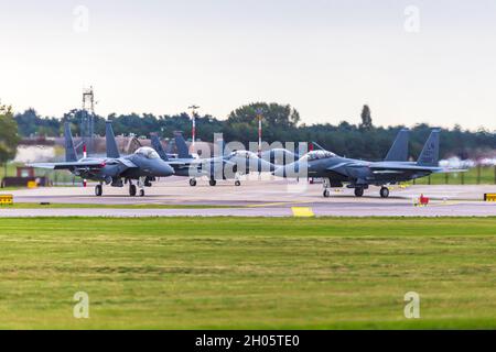 Un numero di USAF F15 Strike Eagle Tactical Fighters a RAF(USAF) Lakenheath a Suffolk, Inghilterra, Regno Unito Foto Stock