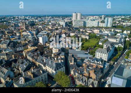 Rennes (Bretagna, Francia nord-occidentale): Rennes (Bretagna, Francia nord-occidentale): Vista aerea del centro della città e l'alto edificio "Les Horiz Foto Stock