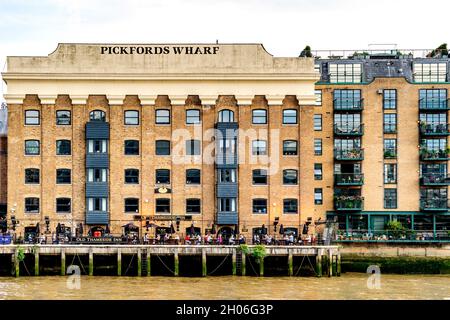 Pickfords Wharf, edificio a uso misto, Thames Riverside, Londra, Regno Unito. Foto Stock
