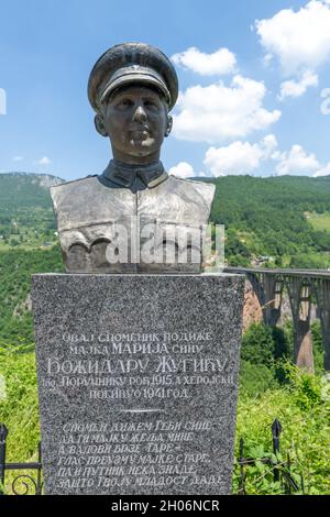 Plevlya, Montenegro - Giugno 11. 2019. Eroe soldato esercito jugoslavo durante il mondo di guerra II Foto Stock