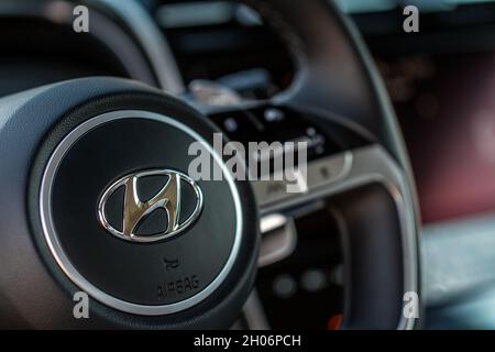 MOSCA, RUSSIA - 27 AGOSTO 2021 Hyundai Tucson quarta generazione NX4. SUV crossover compatto. Vista ravvicinata dei dettagli interni. Foto Stock