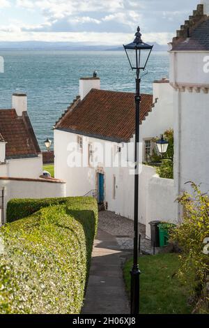 Case bianche tradizionali a Pan haa' Dysart Fife Scotland Foto Stock