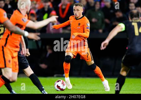 ROTTERDAM, PAESI BASSI - OTTOBRE 11: Noa Lang dei Paesi Bassi durante la partita di qualificazione della Coppa del mondo FIFA 2022 tra Paesi Bassi e Gibilterra allo Stadion Feijenoord il 11 Ottobre 2021 a Rotterdam, Paesi Bassi (Foto di Geert van Erven/Orange Pictures) Foto Stock