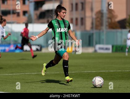 Sassuolo, Europa. 10 Ott 2021. Sofia Cantore (#11 US Sassuolo) in azione durante la Serie un gioco Femminile tra Sassuolo ed Empoli Ladies allo Stadio Enzo Ricci di Sassuolo, Italia Credit: SPP Sport Press Photo. /Alamy Live News Foto Stock