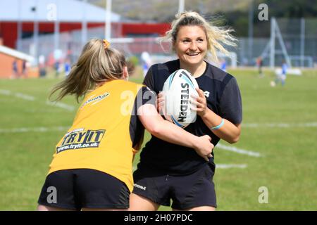 Lowri Norkett - giocatore di rugby gallese - allenarsi con la Wales Rugby League Foto Stock