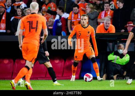 ROTTERDAM, PAESI BASSI - OTTOBRE 11: Noa Lang dei Paesi Bassi durante la partita di qualificazione della Coppa del mondo FIFA 2022 tra Paesi Bassi e Gibilterra allo Stadion Feijenoord il 11 Ottobre 2021 a Rotterdam, Paesi Bassi (Foto di Geert van Erven/Orange Pictures) Foto Stock