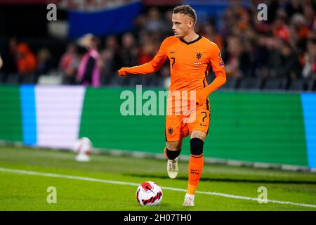 ROTTERDAM, PAESI BASSI - OTTOBRE 11: Noa Lang dei Paesi Bassi durante la partita di qualificazione della Coppa del mondo FIFA 2022 tra Paesi Bassi e Gibilterra allo Stadion Feijenoord il 11 Ottobre 2021 a Rotterdam, Paesi Bassi (Foto di Geert van Erven/Orange Pictures) Foto Stock