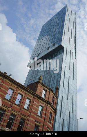 Beetham Tower visto dal livello della strada a Deansgate, Manchester Foto Stock