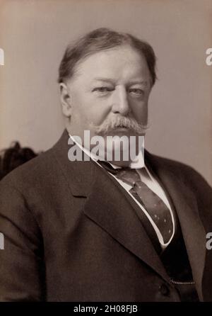 "William Howard Taft (1857-1930), 27° Presidente degli Stati Uniti, 1909-1913, 10° Giustizia del Capo degli Stati Uniti, 1921-1930, Head and Shoules Ritratto, Pach Brothers Studio, 1908" Foto Stock