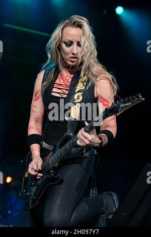 West Palm Beach, Florida, Stati Uniti. 10 Ott 2021. Alice Cooper si esibisce all'Ithink Financial Amphitheater il 10 ottobre 2021 a West Palm Beach, Florida. Credit: Mpi140/Media Punch/Alamy Live News Foto Stock