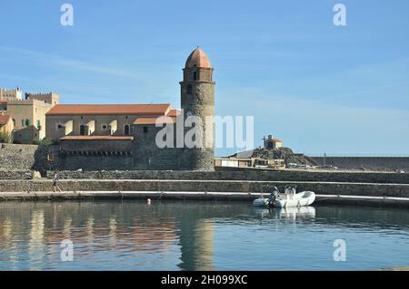 Chiesa di nostra Signora degli Angeli di Collioure si trova nei Pirenei Orientali, nella regione dell'Occitania, Francia Foto Stock