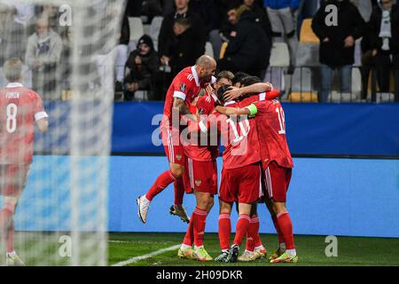 Maribor, Slovenia. 11 ottobre 2021. La squadra russa ha visto festeggia un traguardo durante la partita di qualificazione del gruppo H della Coppa del mondo FIFA 2022 tra Slovenia e Russia.(Punteggio finale; Slovenia 1:2 Russia) credito: SOPA Images Limited/Alamy Live News Foto Stock