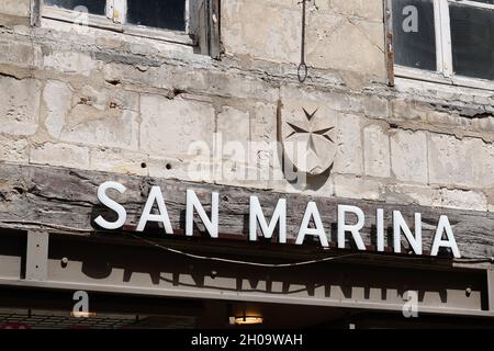 toulouse , occitanie France - 06 25 2021 : san marina segno testo negozio e logo negozio di marca sulla facciata boutique scarpe Foto Stock