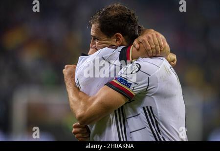 Torjubel: Leon Goretzka (Deutschland), Joshua Kimmich (Deutschland) Deutschland - Rumänien 08.10.2021, Fussball; WM-Quali, Qualifikation, Saison 2021/ Foto Stock