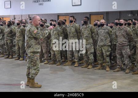 Il generale Brigadier Dwayne Wilson, comandante della Guardia Nazionale dell'Esercito della Georgia, parla ai soldati del 1° Battaglione 121° reggimento di fanteria a Covington, GA. 15 gennaio 2021. La Guardia Nazionale della Georgia si sta preparando a sostenere le missioni di sicurezza inaugurali a Washington DC e in Georgia. Foto Stock