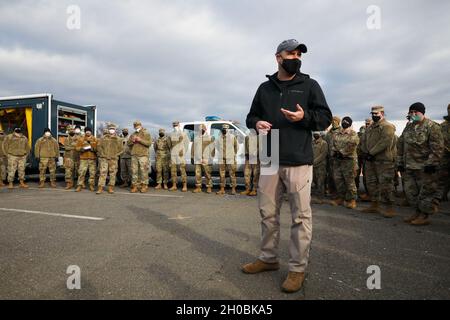 I membri del 35esimo team di supporto civile della Guardia Nazionale del West Virginia (armi di distruzione di massa) e del 35esimo team di esplosivi chimici, biologici, radiologici, nucleari e ad alto rendimento Enhanced Response Force Package hanno provato a sostenere la 59a Inaugurazione Presidenziale, 19 gennaio 2021. Almeno 25,000 Guardia Nazionale uomini e donne sono stati autorizzati a condurre missioni di sicurezza, comunicazione e logistica a sostegno delle autorità federali e distrettuali che hanno condotto e attraverso l'inaugurazione. Foto Stock
