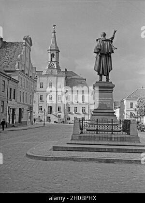 Schenkendorf Das Denkmal und das Rathaus in Tilsit, Ostpreußen, 1930er Jahre. Schenkendorf monumento e municipio di Tilsit, Prussia orientale, 1930s. Foto Stock