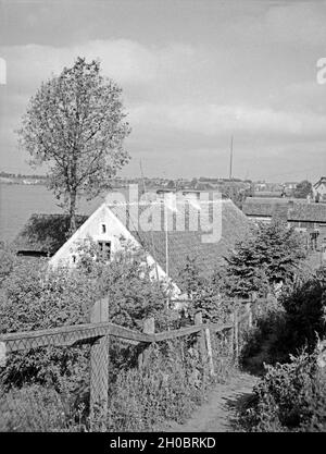 Das Dorf Nikolaiken in Masuren, Ostpreußen, 1930er Jahre. Il villaggio Nikolaiken in Masuria - Prussia Orientale, 1930s. Foto Stock