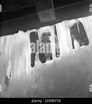 Skigebiet am Feldberg im Schwarzwald, Deutsches Reich 1930er Jahre. La regione di sci a monte Feldberg nella Foresta Nera, Germania 1930s. Foto Stock