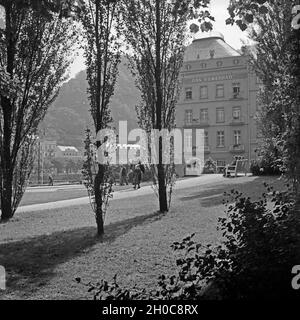 Blick auf das Römerbad Bad Ems, Deutschland 1930er Jahre. Vista del Roemerbad spa resort di Bad Ems, Germania 1930s. Foto Stock