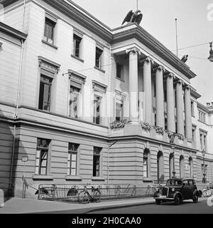 Das Rathaus in Krefeld, Deutschland 1930er Jahre. Krefeld city hall, Germania 1930s. Foto Stock