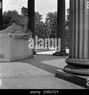 Der Elisabethenbrunnen a Bad Homburg, Deutschland 1930er Jahre. Elisabethenbrunnen molla di medicinali a Bad Homburg, Germania 1930s. Foto Stock
