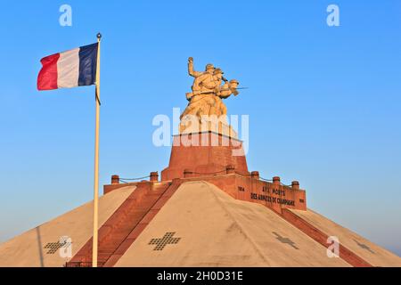 La prima guerra mondiale Ferme de Navarin Memorial e Ossuary (le Monument aux morts des Armees de Champagne) a Souain-Perthes-les-Hurlus (Marna), Francia Foto Stock
