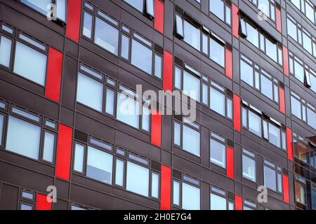 Un dettaglio del moderno esterno del Vijay Patel Building, De Montfort University, Leicester. Foto Stock