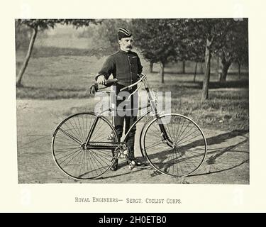 Foto d'epoca di Sergente in ciclista corp, esercito britannico Royal Engineers, uniforme militare, vittoriano 19 ° secolo Foto Stock