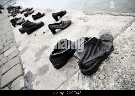 Scarpe sul Memoriale della Banca del Danubio a Budapest, Ungheria Foto Stock