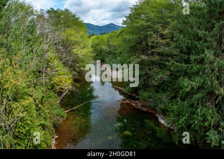 Incontaminata Marble River, Marble River Provincial Park, North Island, BC, Canada Foto Stock