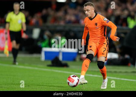 ROTTERDAM, PAESI BASSI - OTTOBRE 11: Noa Lang dei Paesi Bassi durante la partita di qualificazione della Coppa del mondo FIFA 2022 tra Paesi Bassi e Gibilterra allo Stadion Feijenoord il 11 Ottobre 2021 a Rotterdam, Paesi Bassi (Foto di Peter Lous/Orange Pictures) Foto Stock