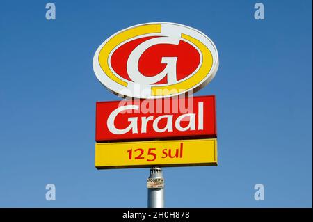 Logo di Rede Graal, una rete di autostrade e stazioni di servizio alimentare in Brasile, sulla Bandeirantes Highway Foto Stock