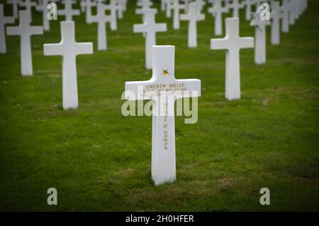 Tomba di una medaglia d'onore ricevente, cimitero militare degli Stati Uniti, Cimetiere militaire americain de Saint-Avold, inglese Lorraine American Cemetery e. Foto Stock