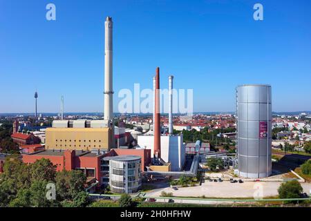Vista aerea, N-NERGIE Netz GmbH ha sede, sulla centrale di teleriscaldamento di sinistra, sul serbatoio di stoccaggio di calore di destra con 33, 000 metri cubi di Foto Stock