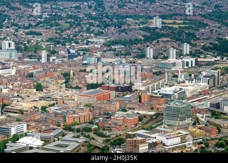 Immagine aerea di Nottingham City guardando da Ovest a Est, Nottinghamshire Inghilterra Regno Unito Foto Stock