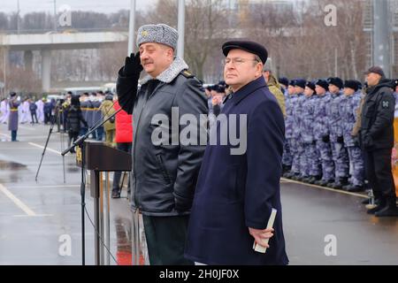 Mosca, Russia. 23 Mar 2019. Il comandante del Distretto Centrale della Guardia Nazionale, Generale Igor Golloyev, riceve la sfilata dei partecipanti al festival. La finale del festival culturale e sportivo del Distretto Centrale delle truppe della Guardia Nazionale Russa si è svolta nel complesso sportivo di Luzhniki. (Credit Image: © Mihail Siergiejevicz/SOPA Images via ZUMA Press Wire) Foto Stock